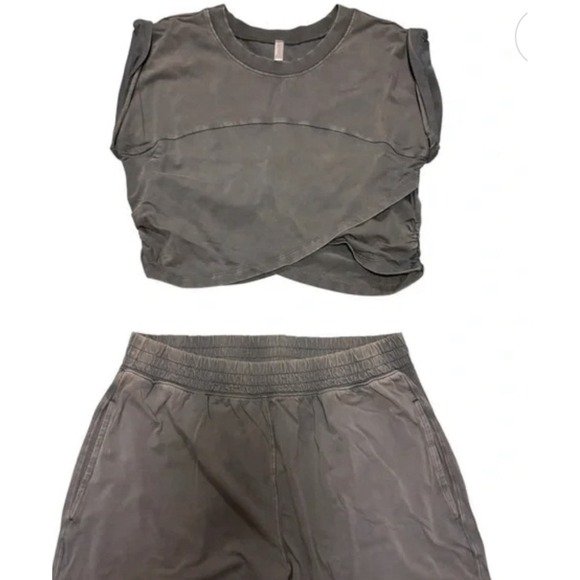 FP Movement Hot Shot Logo Crossover Large 2 Piece Set Gray Dark Shadow NEW $98 - Picture 10 of 16